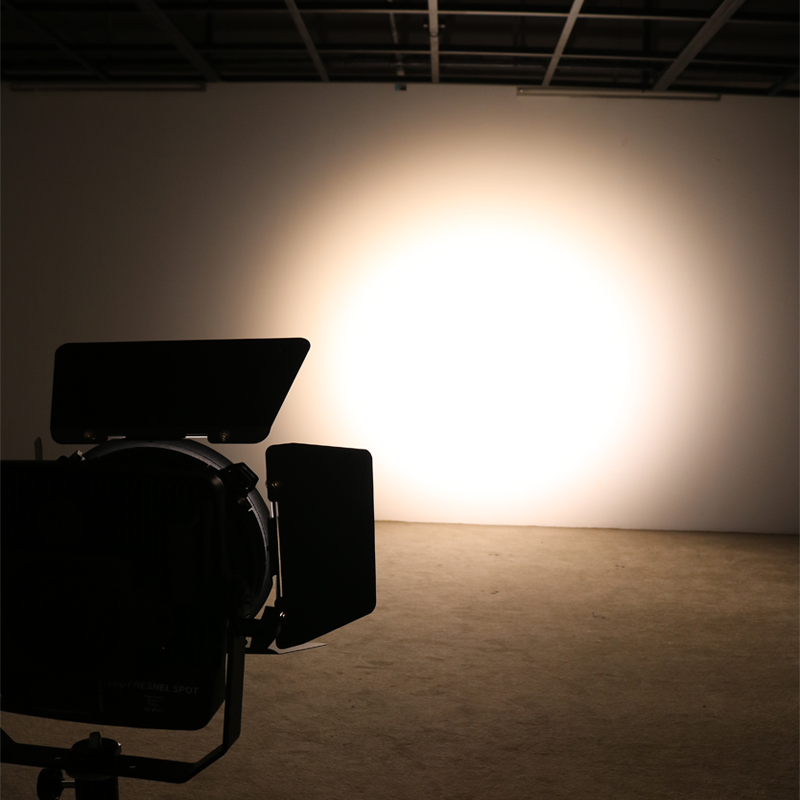 TH-351 Bright Protable Flat Focusable Led Fresnel For Photography